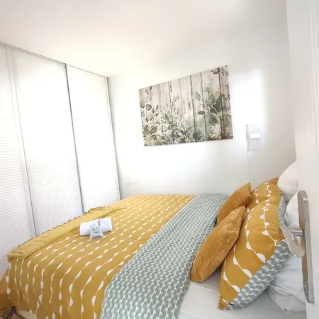Apartment & *